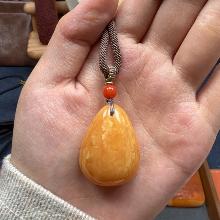 蜜蜡未镶嵌吊坠(赠链)