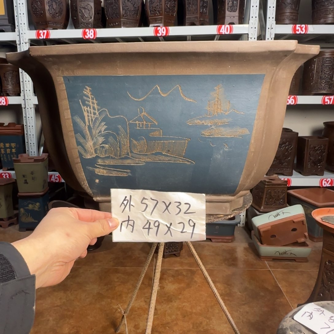 紫砂花盆，有1厘米左右尺寸差距，有色差