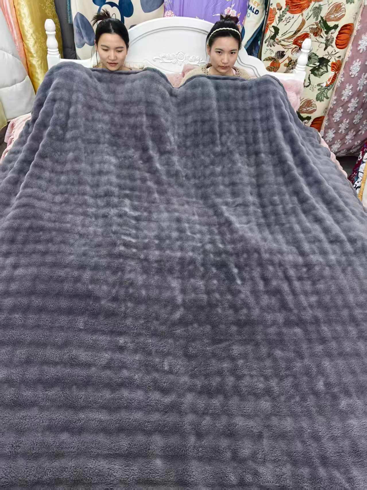 灰色秋冬轻奢简约双人款毛毯舒适奶乎乎软毛毯