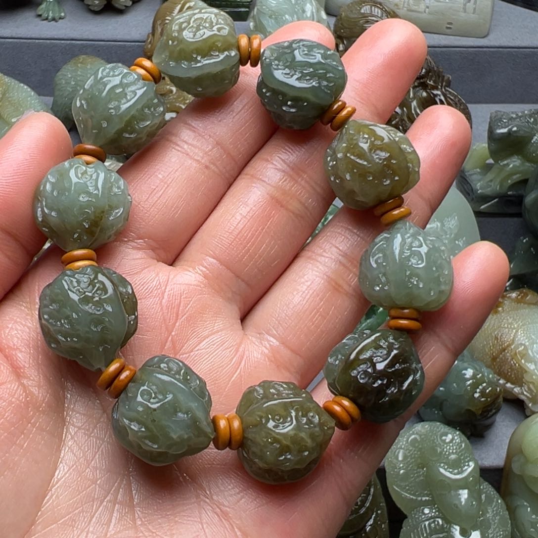 和田玉颈饰未镶嵌