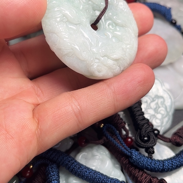 和田玉（糖玉）吊坠(不含链)未镶嵌