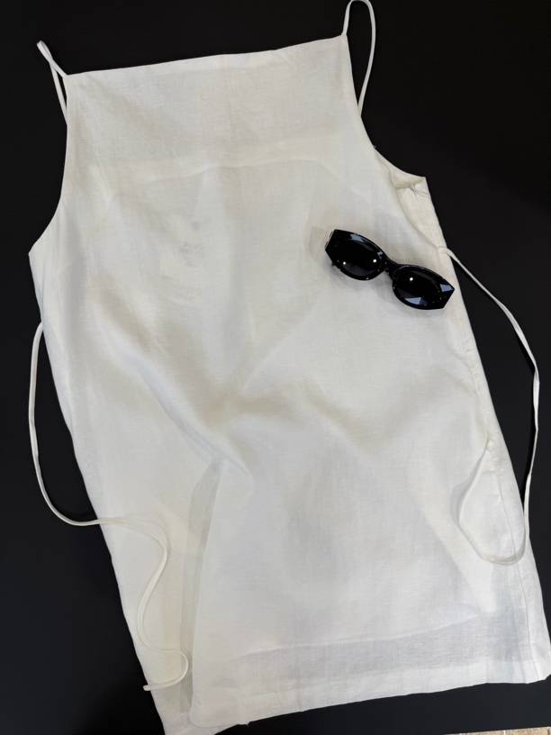 【仅支持48小时退换货】在韩～东大门法式简约设计感背绑带上衣