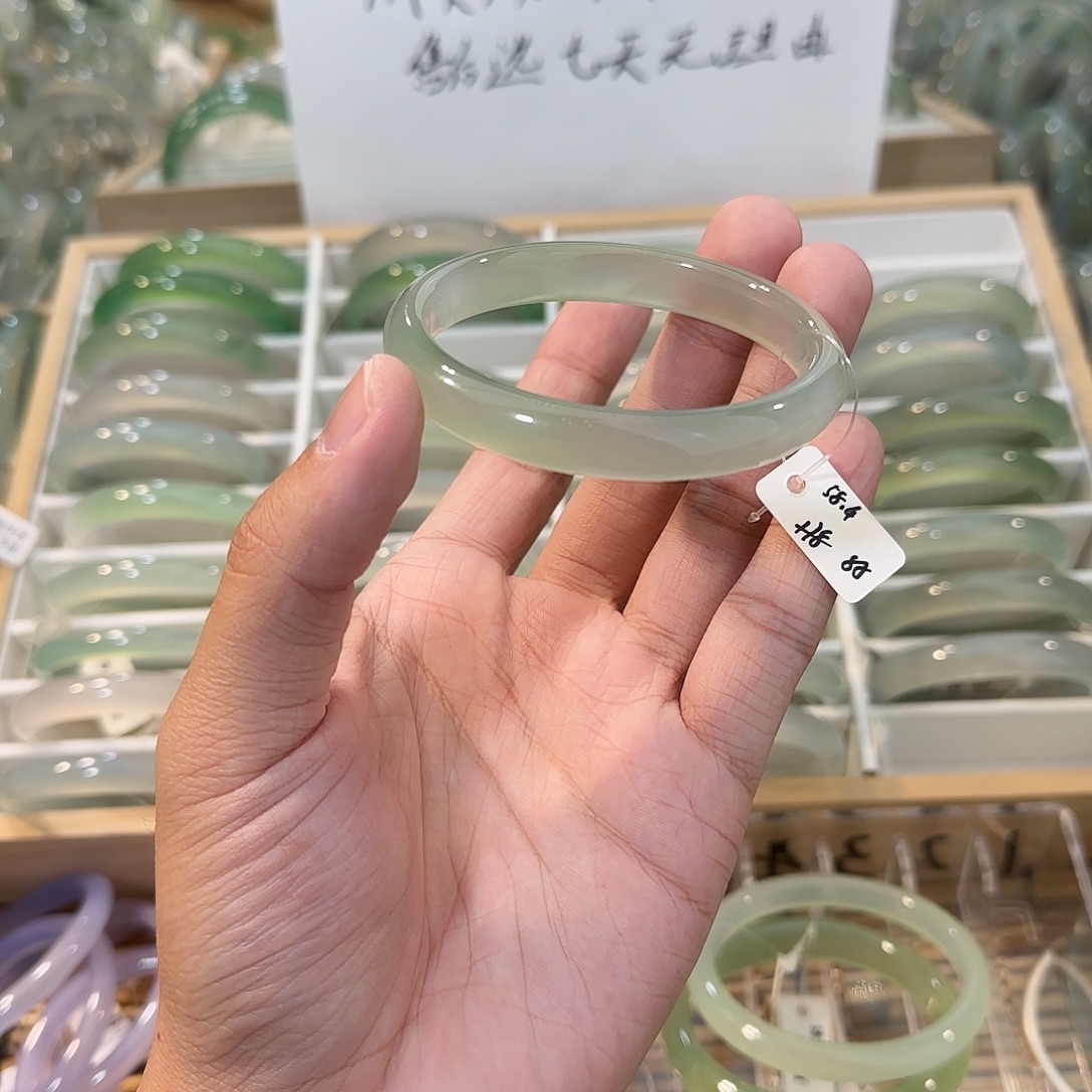 玛瑙/玉髓未镶嵌手镯圈口58.4