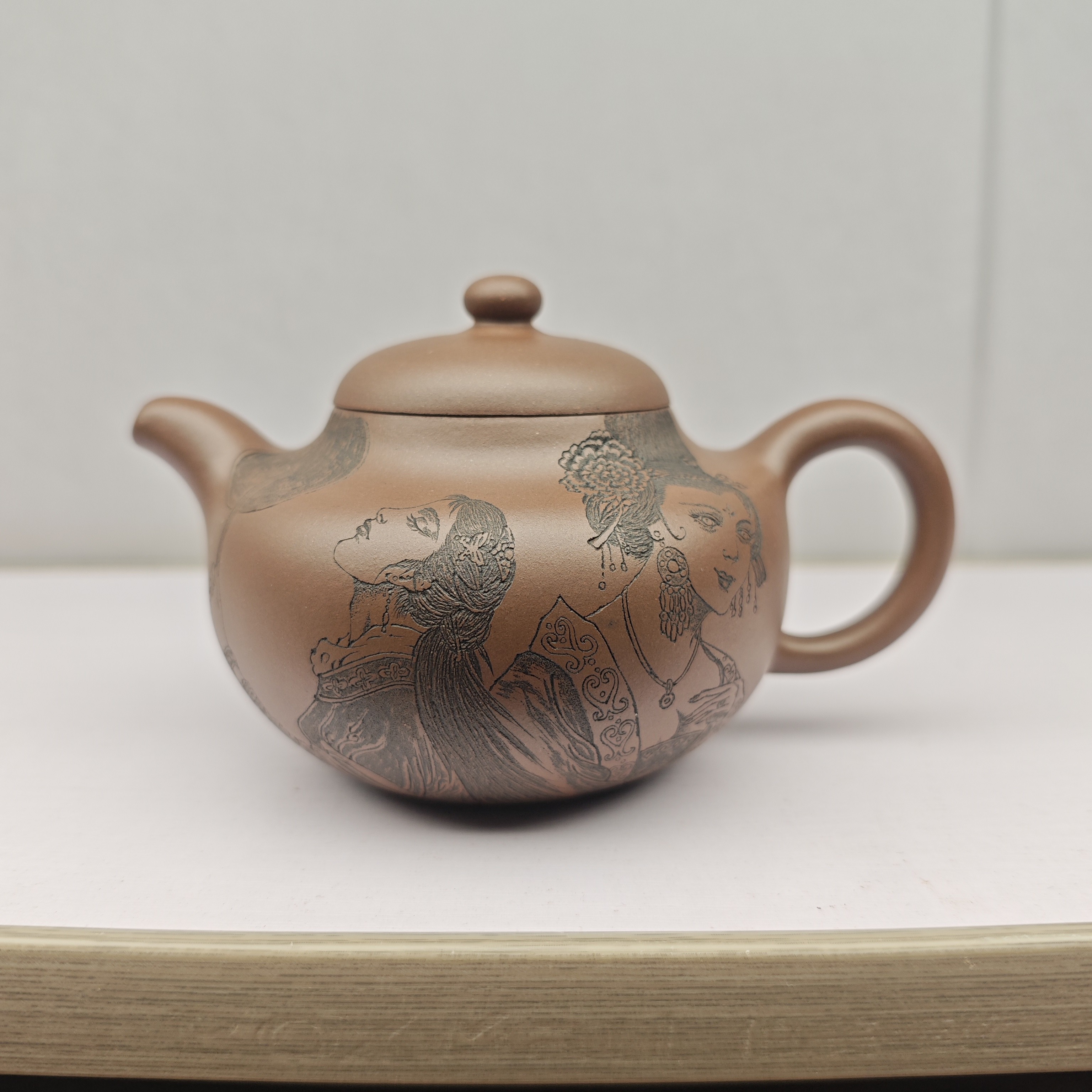 全手工原矿老紫泥柿圆，容量约230cc,江月刻绘四美人，国色芳华～