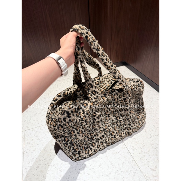PEACHZHOU 3D立体摇粒绒豹纹手提保龄球单肩包洋气大容量托特包