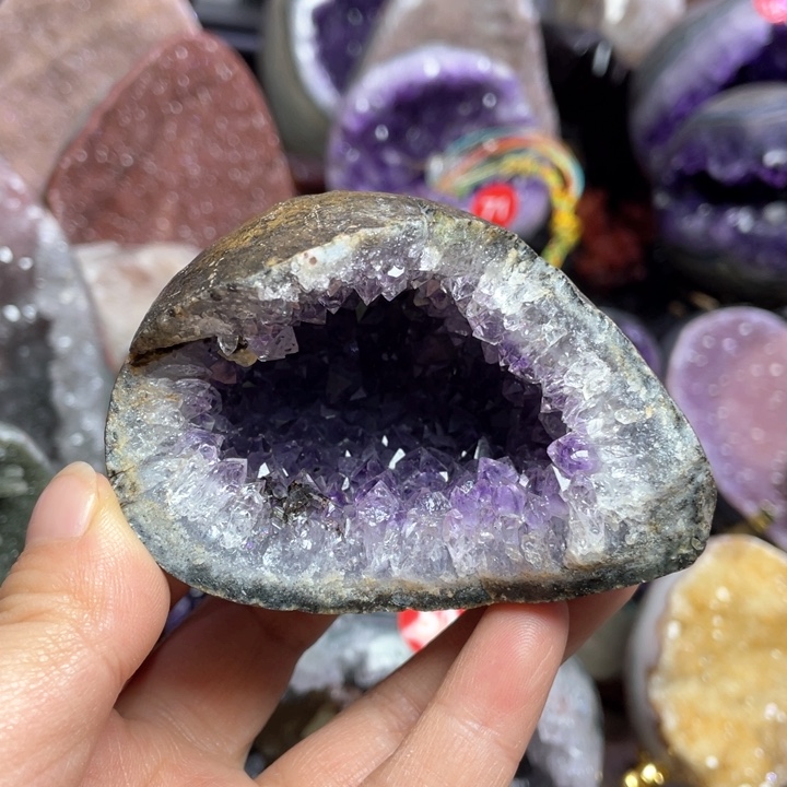 水晶摆件未镶嵌捡漏