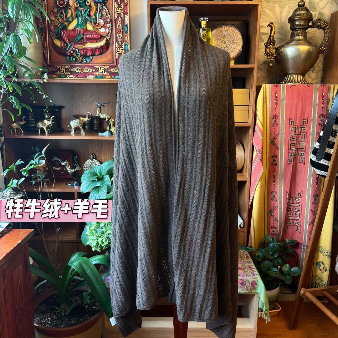 卓玛拉【藏风古织】牦牛绒+羊毛混纺提花款围巾披肩  很显瘦哦~