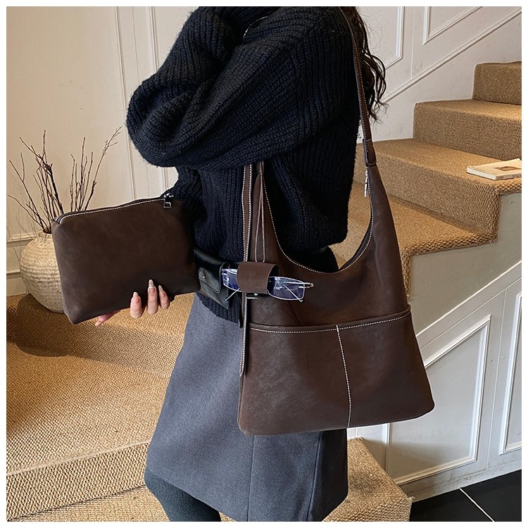 2025秋冬新款时尚百搭潮流单肩包斜挎包休闲女士真皮复古小众简约