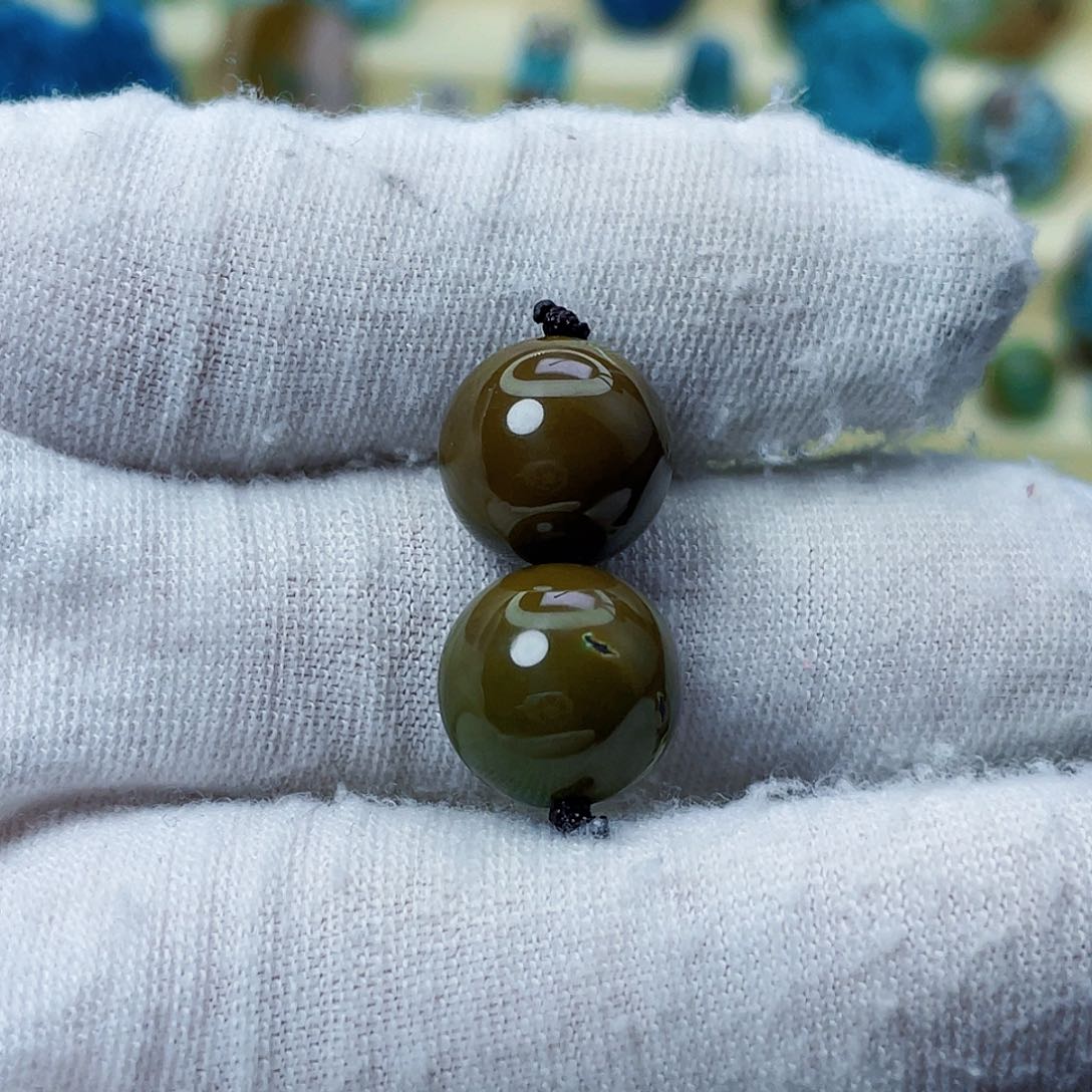 绿松石颈饰未镶嵌