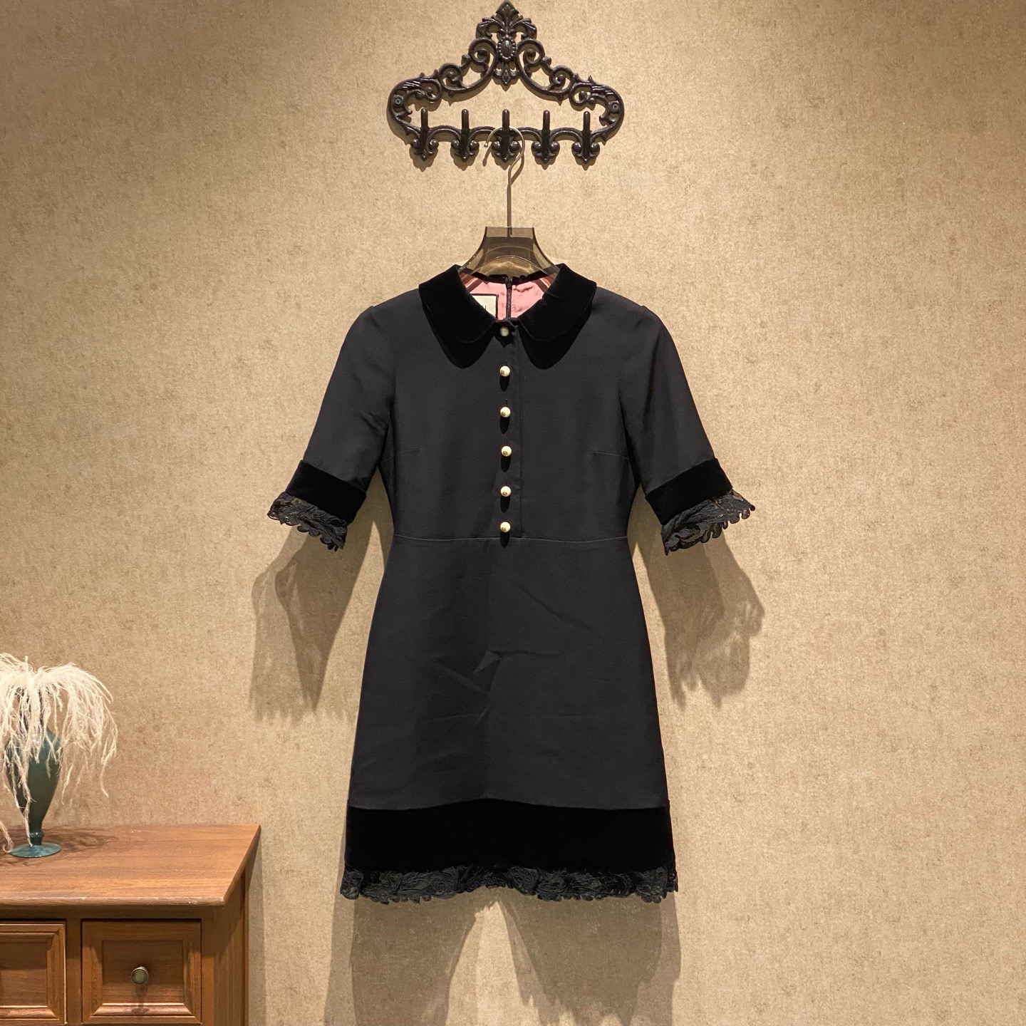 99新 GUCCI/古驰 黑色丝绒拼接珍珠扣连衣裙/40码/35622