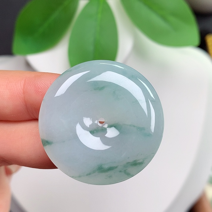 翡翠未镶嵌颈饰平安扣 31.8x6.1mm