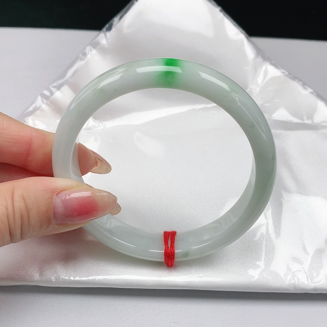 翡翠手镯未镶嵌翡翠066