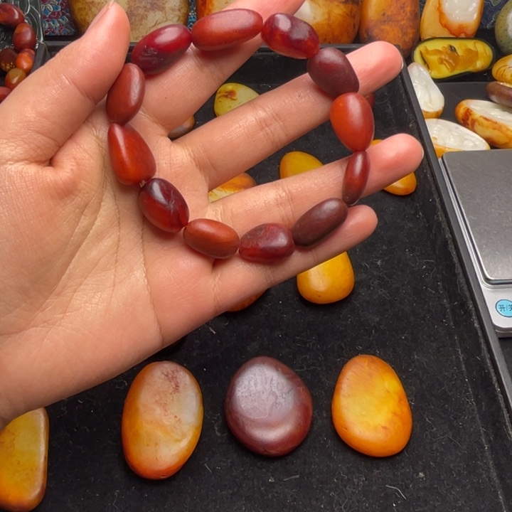 S***.和田玉未镶嵌颈饰