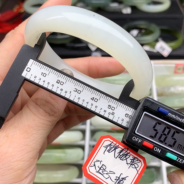 蛇纹石玉手镯未镶嵌875