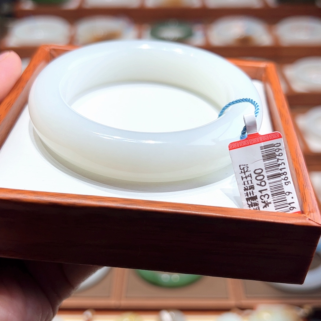 和田玉手镯未镶嵌57