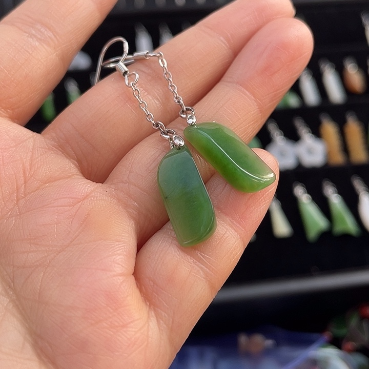 和田玉未镶嵌耳饰