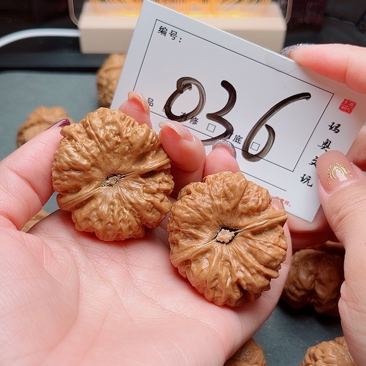 文玩核桃吊坠036号 42尺