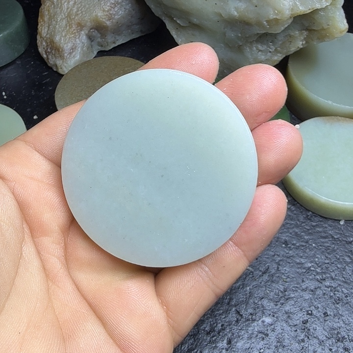 张***堂和田玉（糖玉）未镶嵌珠宝奇石