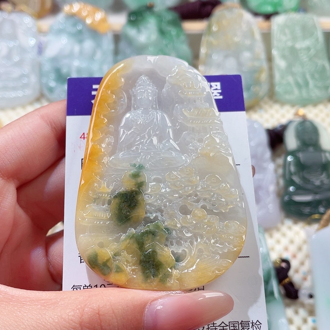 翡翠未镶嵌颈饰观音