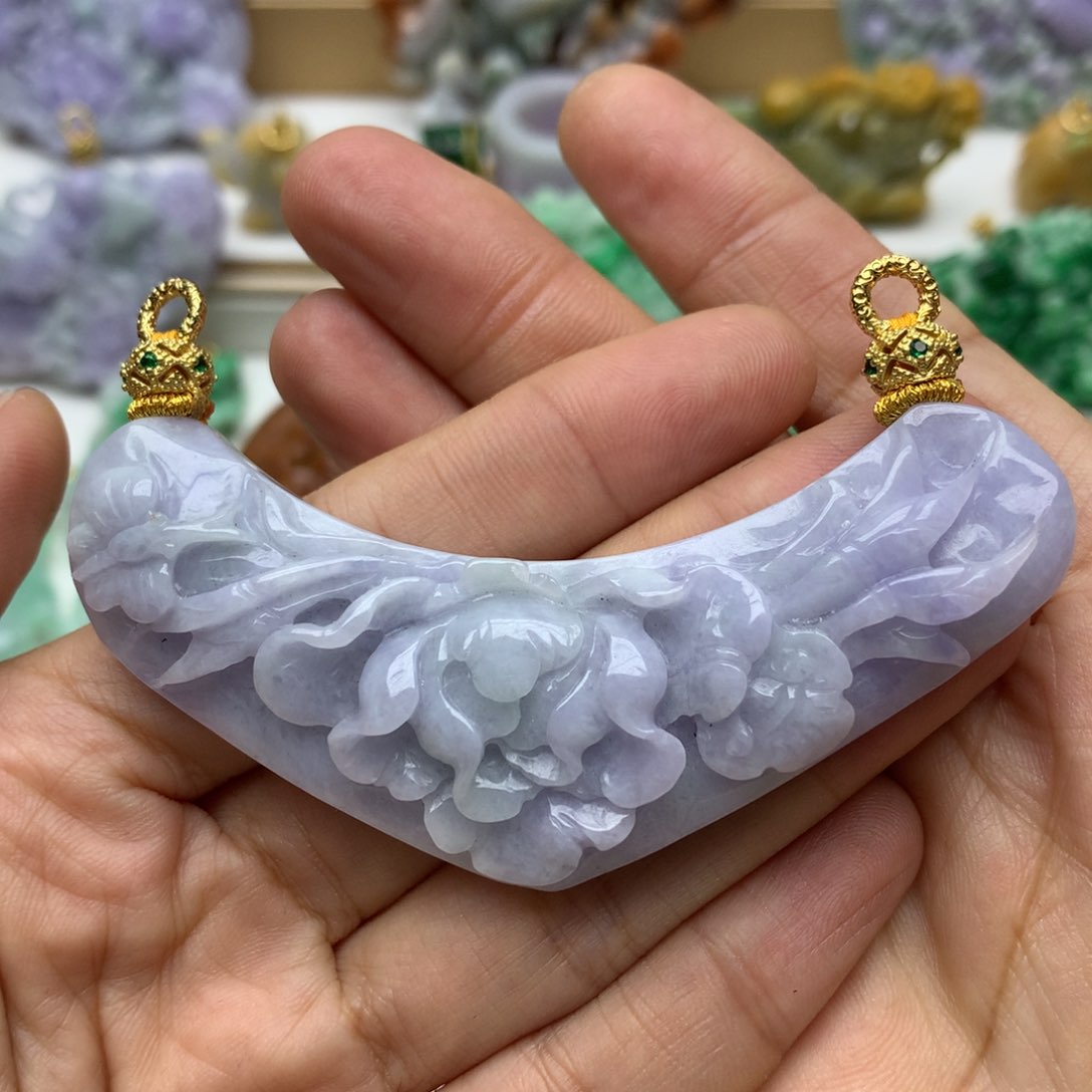 翡翠颈饰未镶嵌翡翠