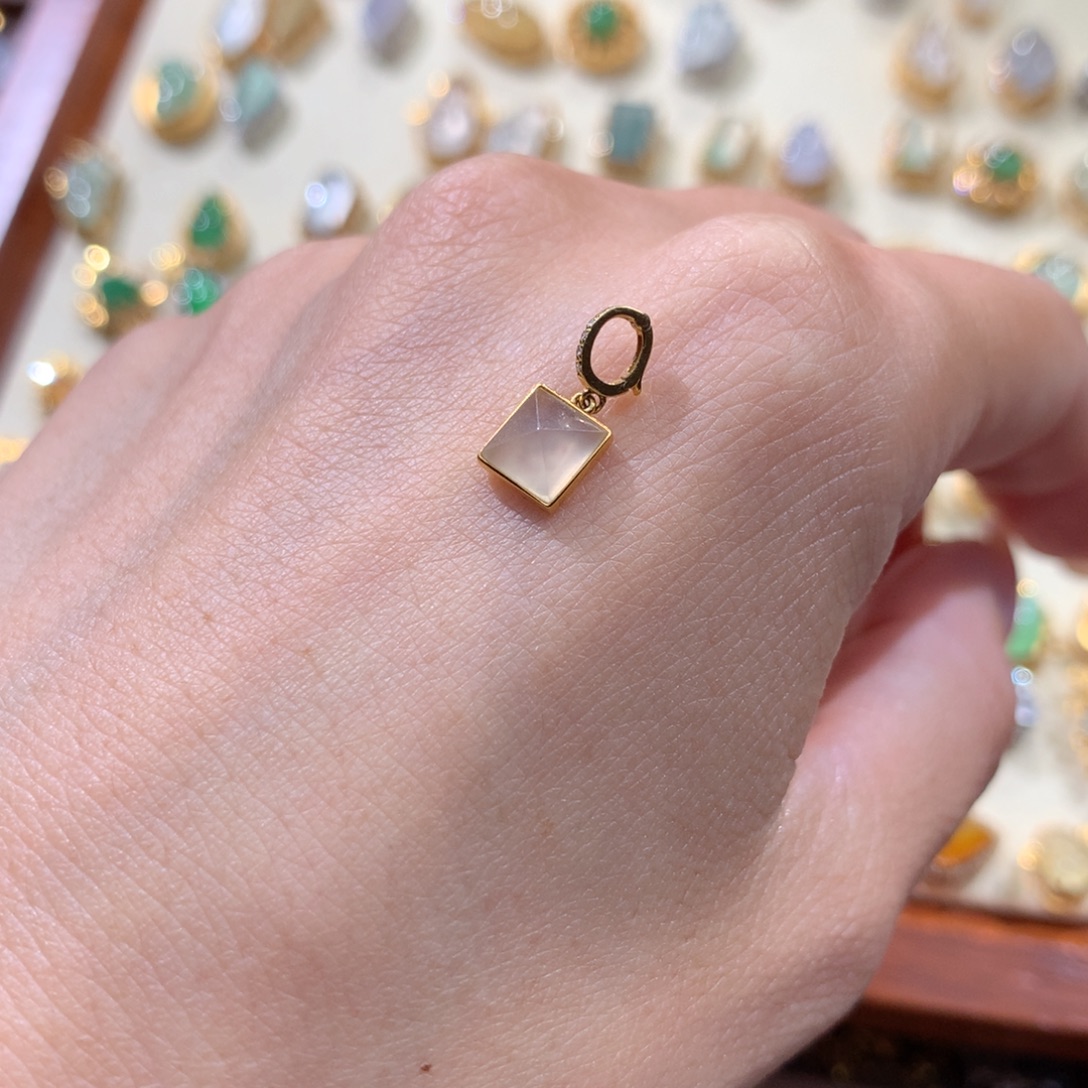 瘦***O翡翠18K金镶嵌颈饰翡翠