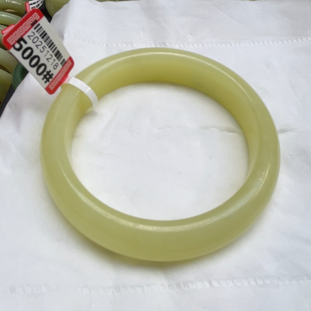 未镶嵌手镯和田玉