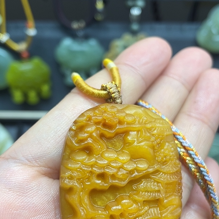未镶嵌蛇纹石玉颈饰