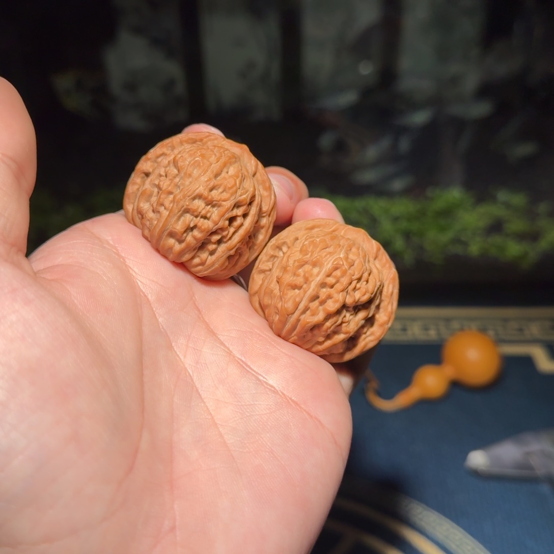 013号38山西汉高楼文玩核桃