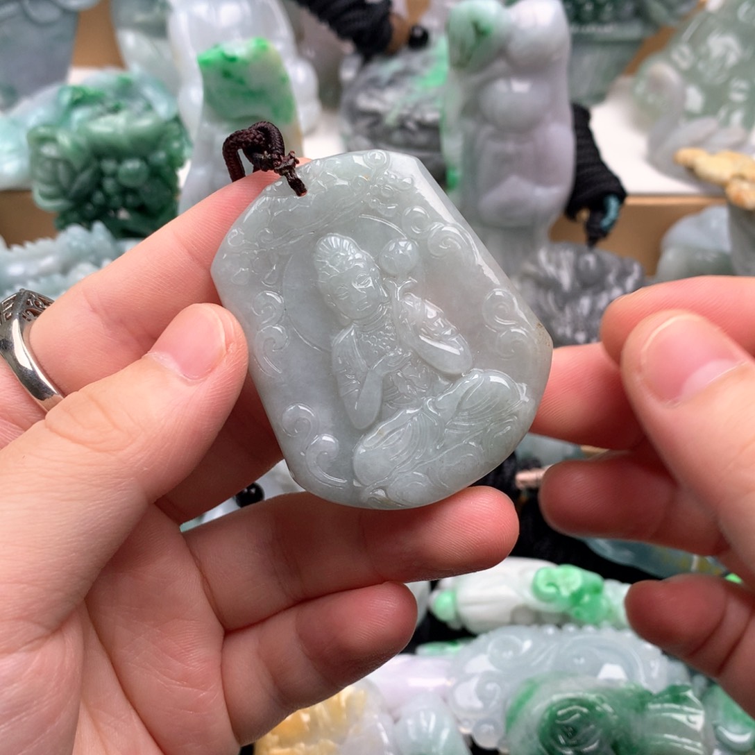 吊坠(不含链)未镶嵌翡翠