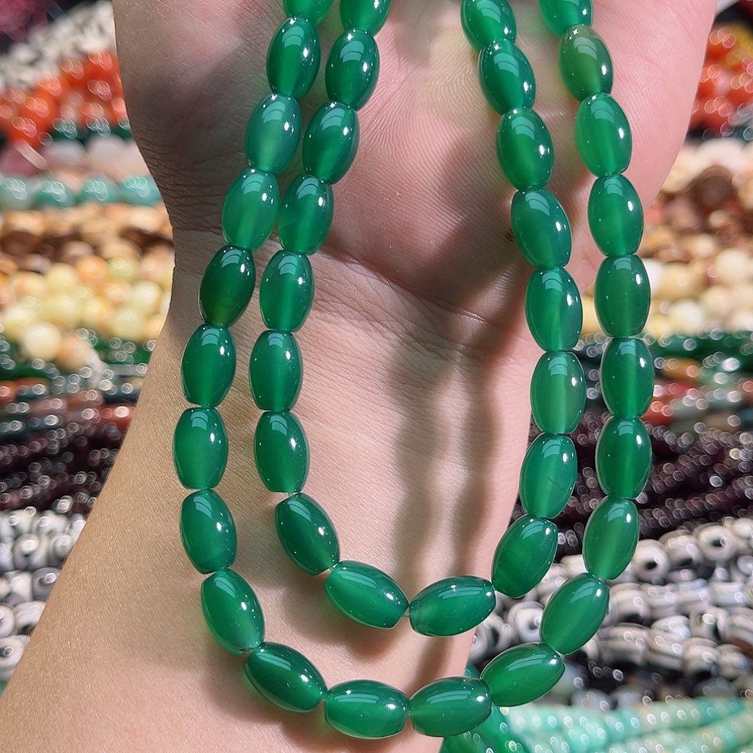 玛瑙/玉髓未镶嵌珠宝半成品A货绿玛瑙米珠一条8x11mm