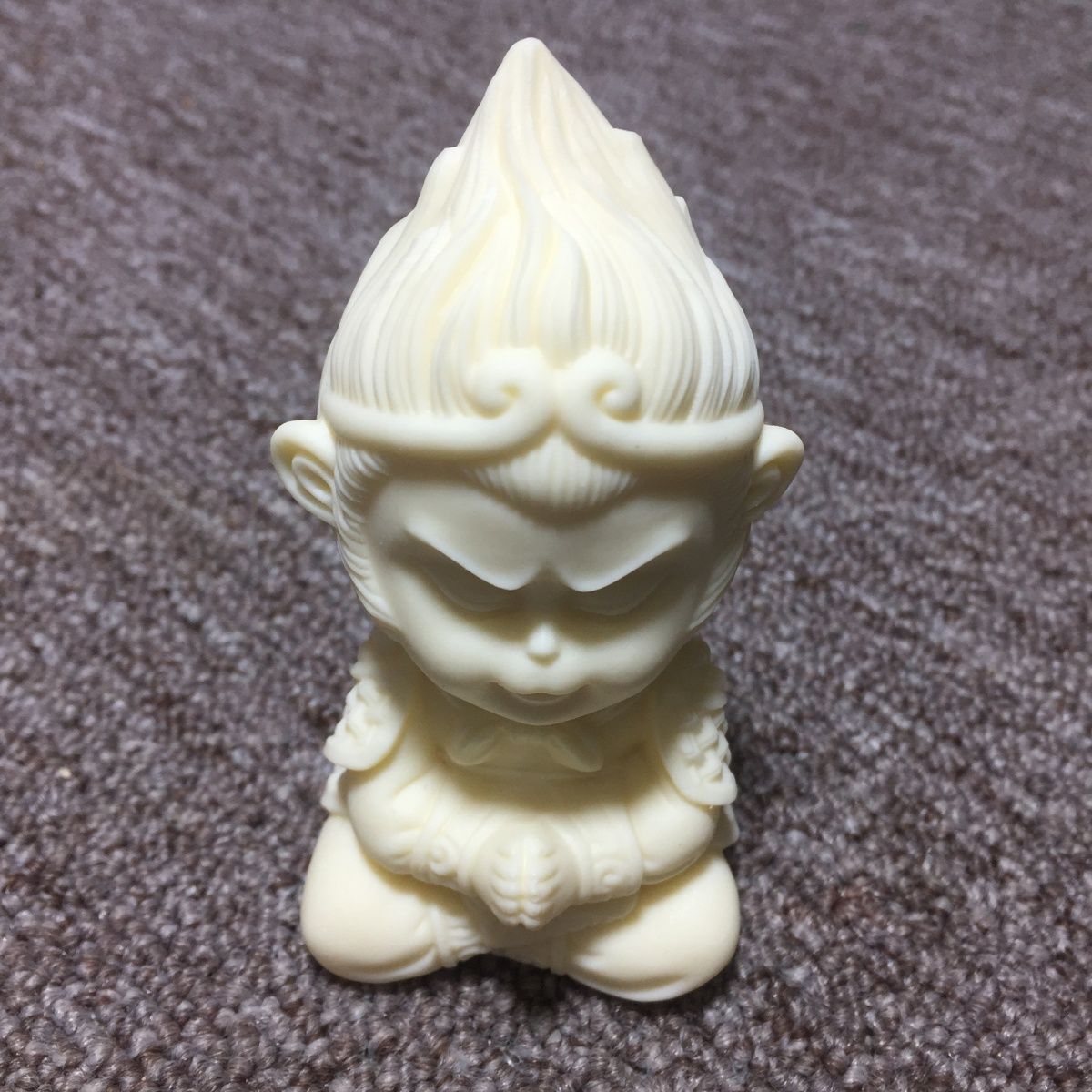 菩提果雕刻合手小悟空摆件工艺品