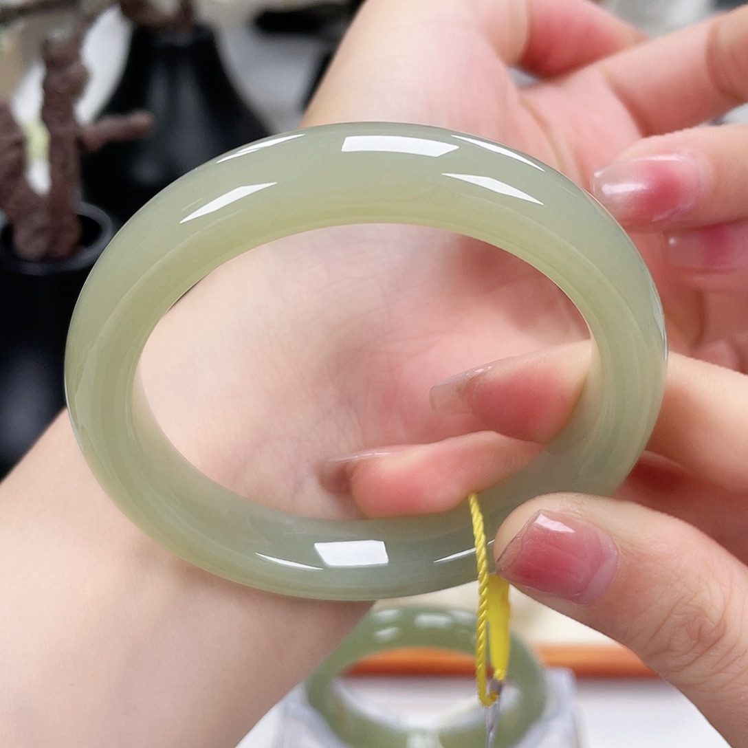 和田玉手镯5556未镶嵌