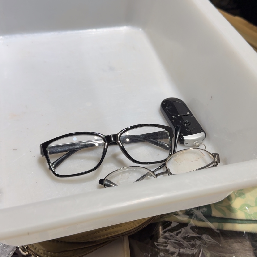 夜*深8新中古物品，谨慎下单，不保好坏