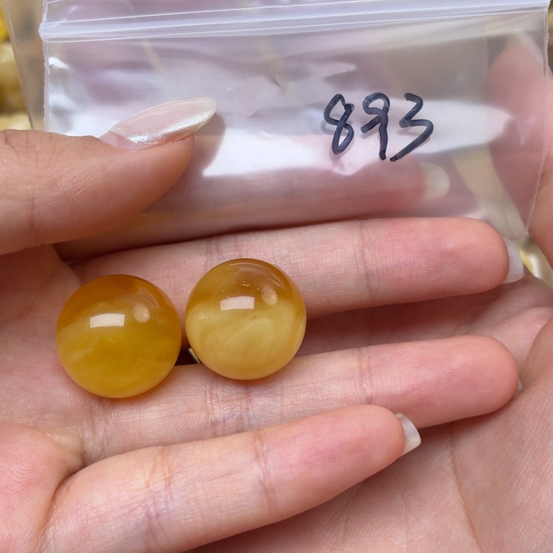 L***行蜜蜡未镶嵌裸石蜜蜡