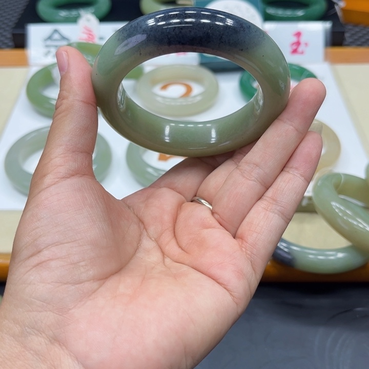 未镶嵌手镯石英质玉爱****子