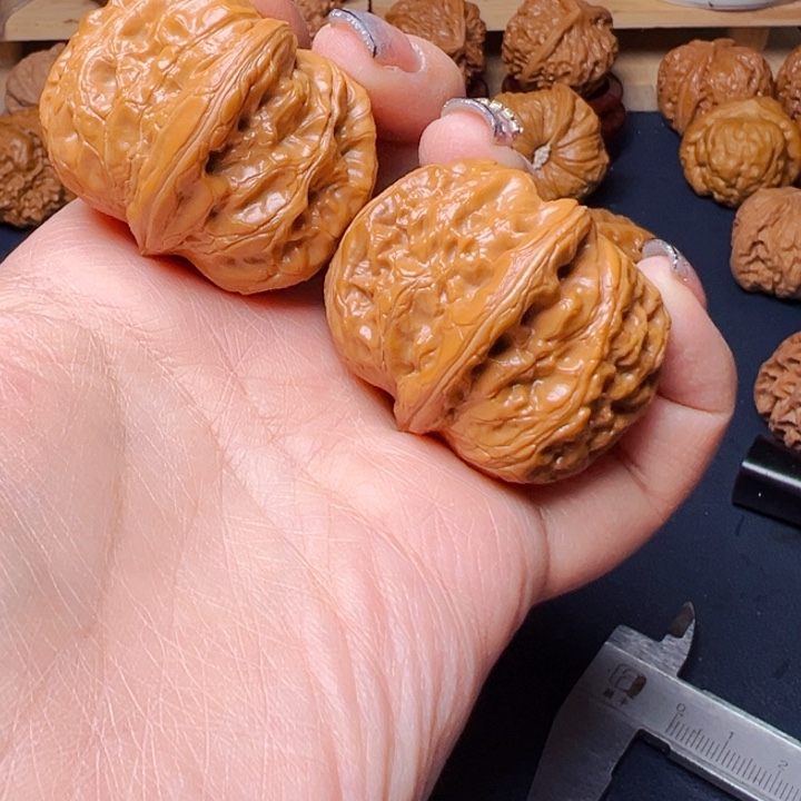 文玩核桃吊坠元宝43