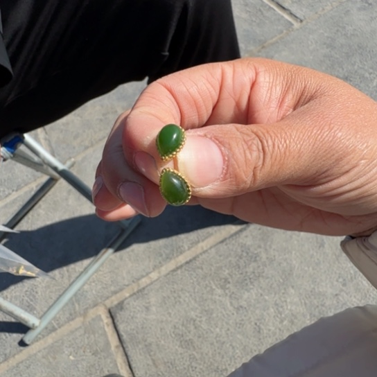 和田玉耳饰银S925镶嵌菠菜绿