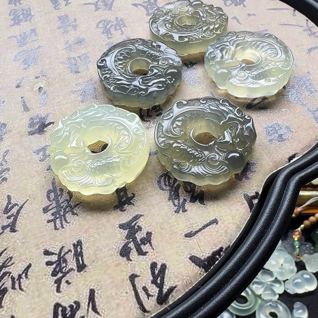 合金蛇纹石玉颈饰