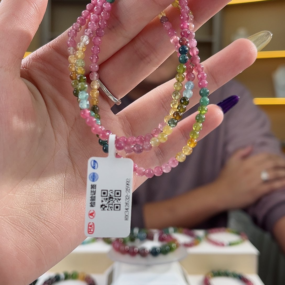 碧玺碧玺3mm。      未镶嵌