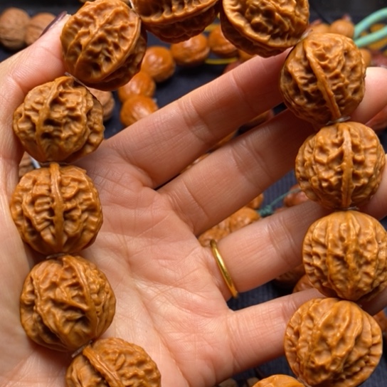 【闪购商品】吊坠文玩核桃天**客龙脊八棱手串