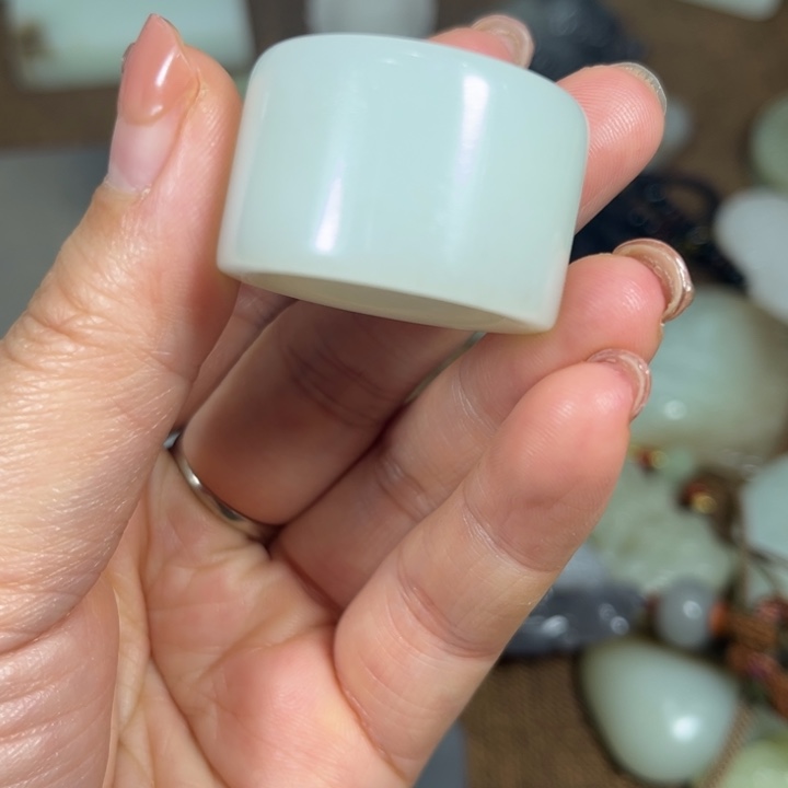 每***雨和田玉未镶嵌颈饰