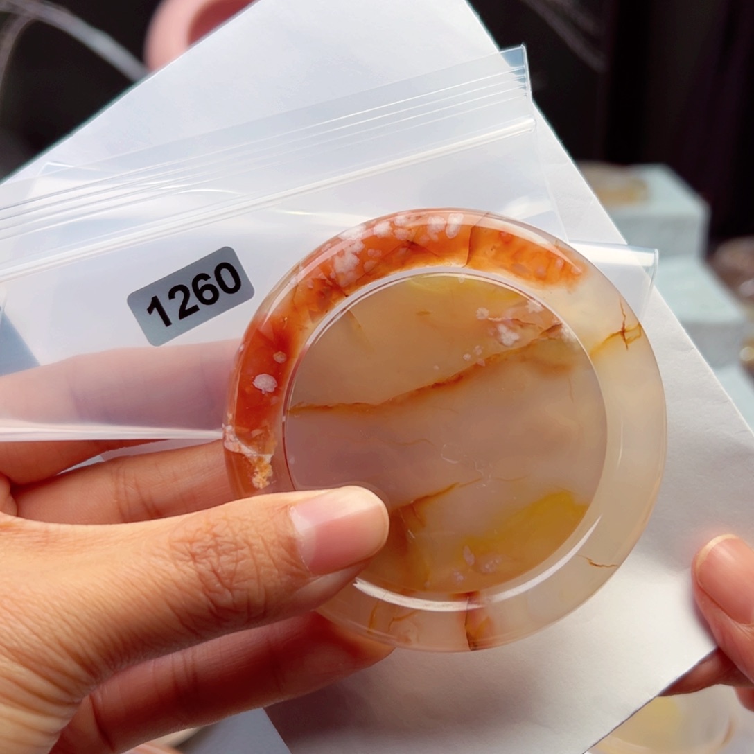 玛瑙/玉髓手镯未镶嵌只*