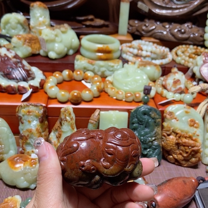 岫岩河磨玉（透闪石质玉）把件未镶嵌