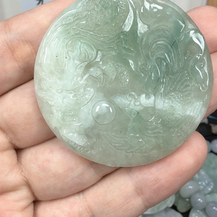 翡翠挂件未镶嵌翡翠