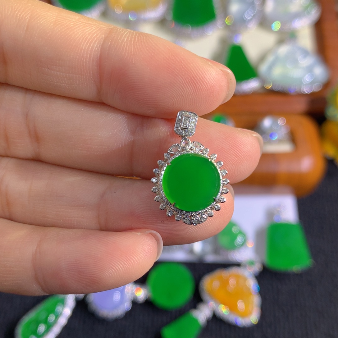 ****翡翠18K金镶嵌颈饰分单1（6000）