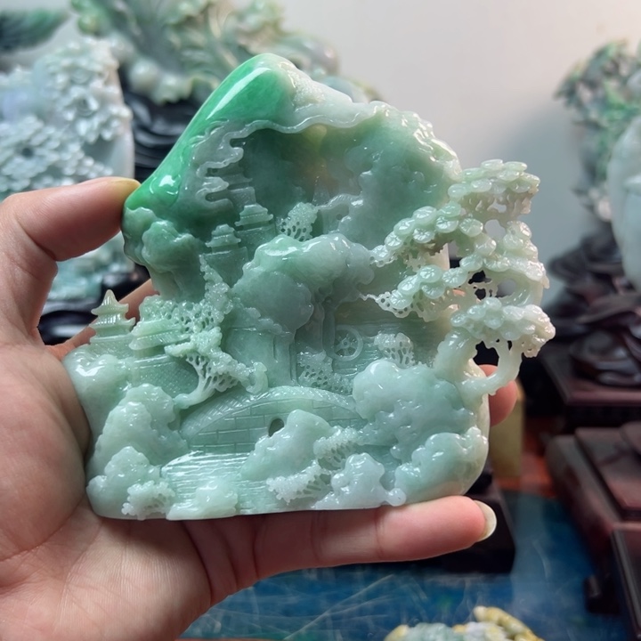 翡翠摆件未镶嵌翡翠