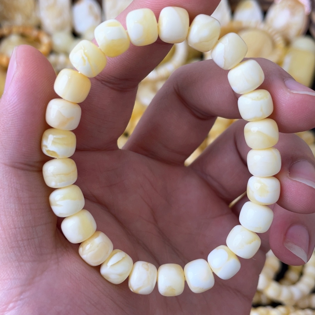 琥珀手串未镶嵌8+俄料浓蜡骨瓷白妖花精工老型手串