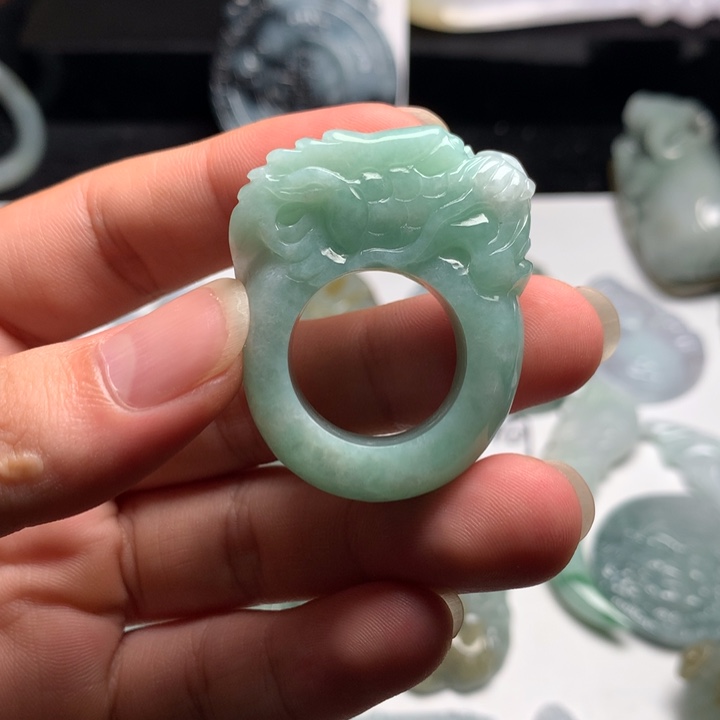 翡翠未镶嵌颈饰戒指34