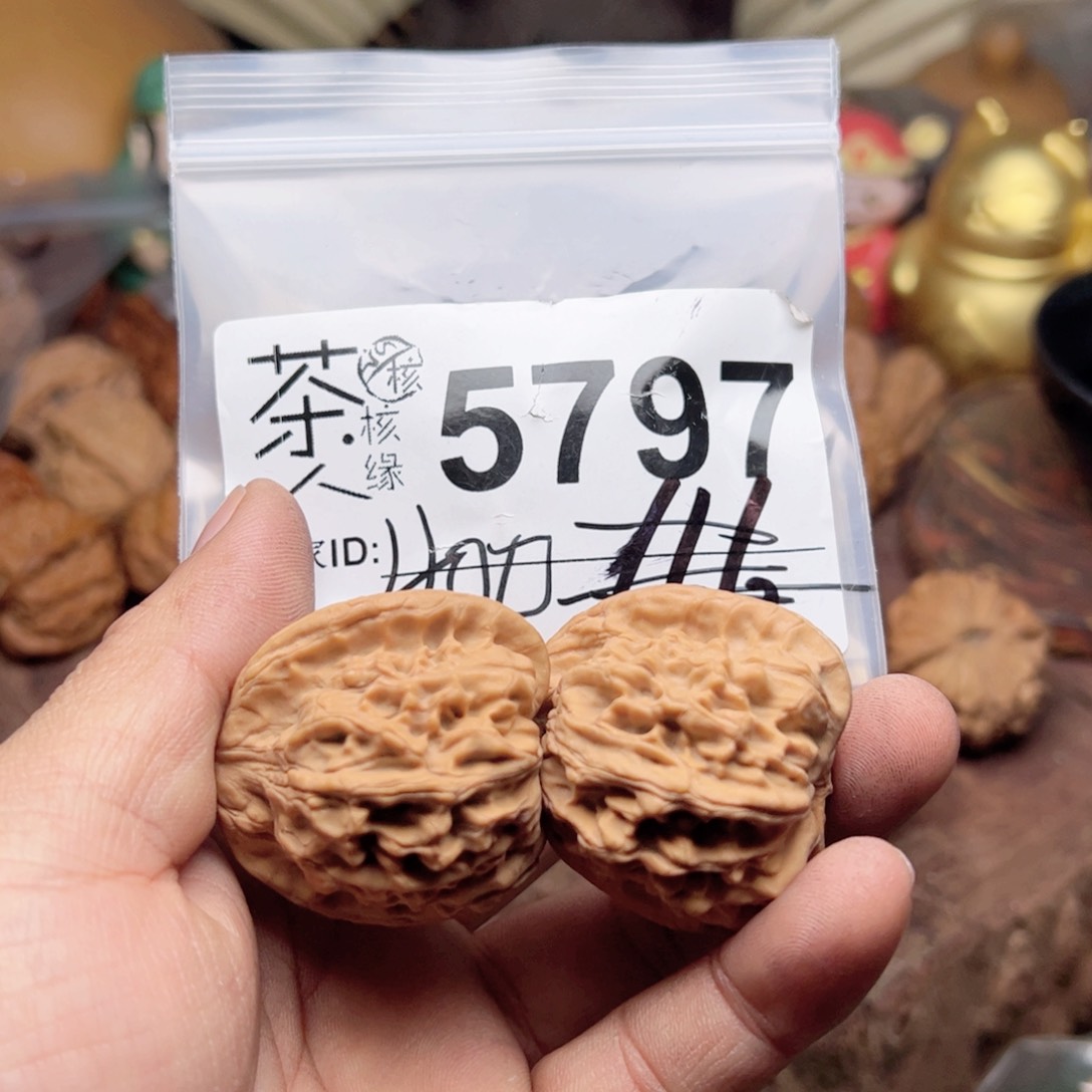 【闪购商品】文玩核桃吊坠今天