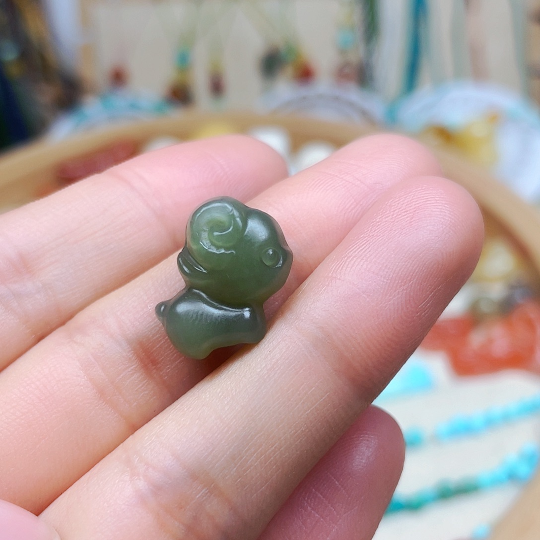 和田玉未镶嵌挂件订制